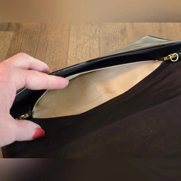 Lovely Vintage Black Patent Clutch Purse - Picture 5 of 7